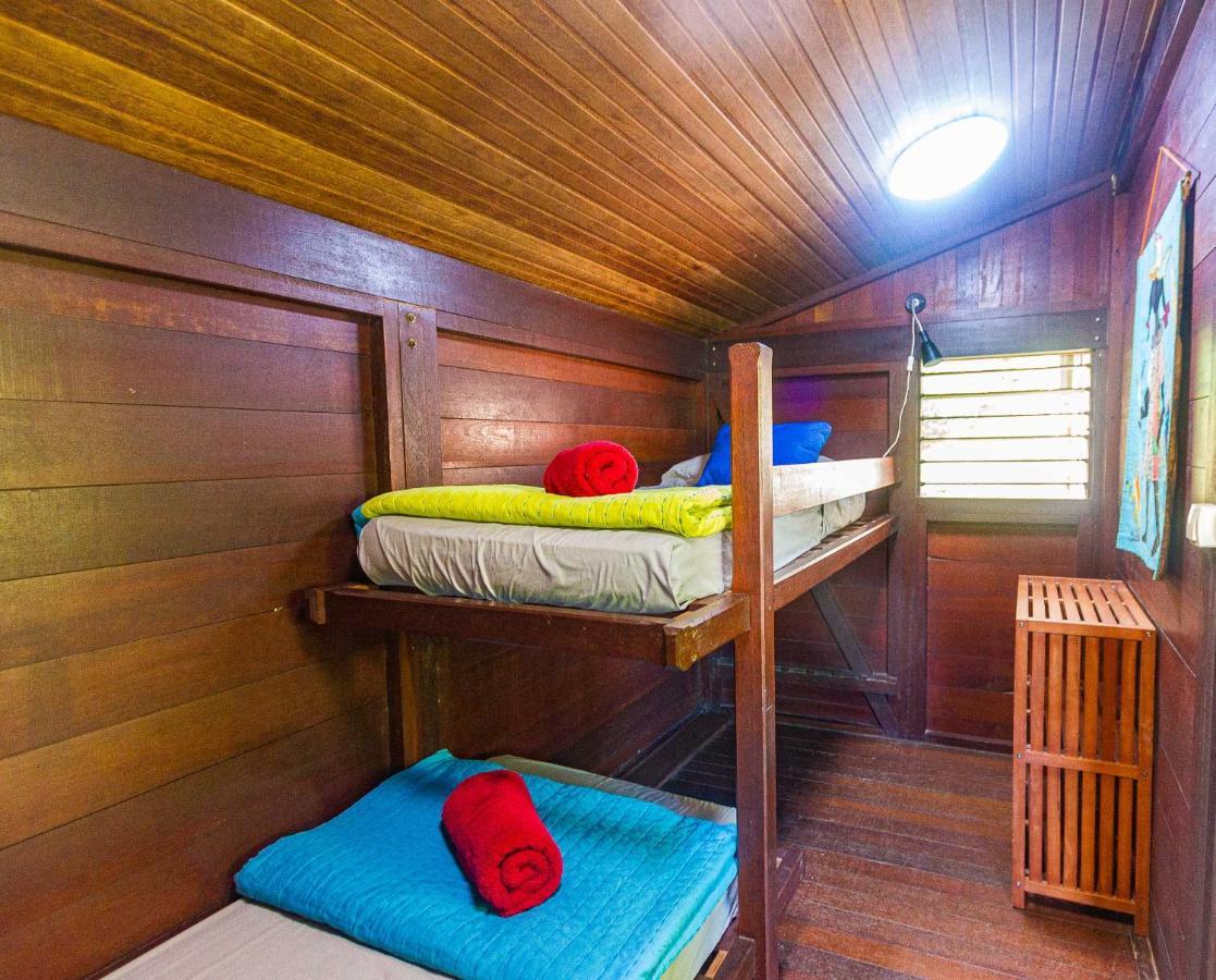 Piton Bungalows Ecolodges Deshaies Exteriör bild