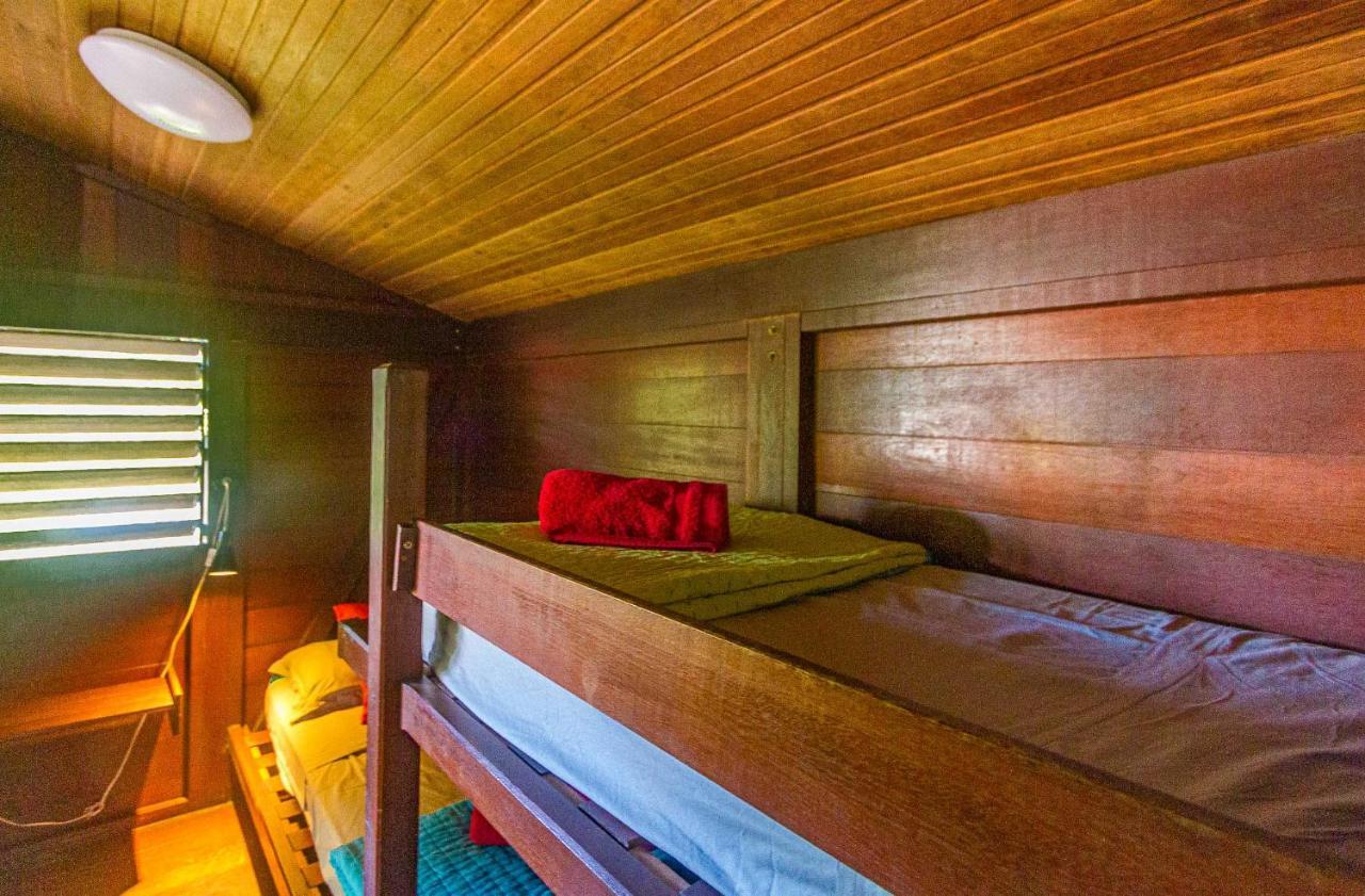 Piton Bungalows Ecolodges Deshaies Exteriör bild