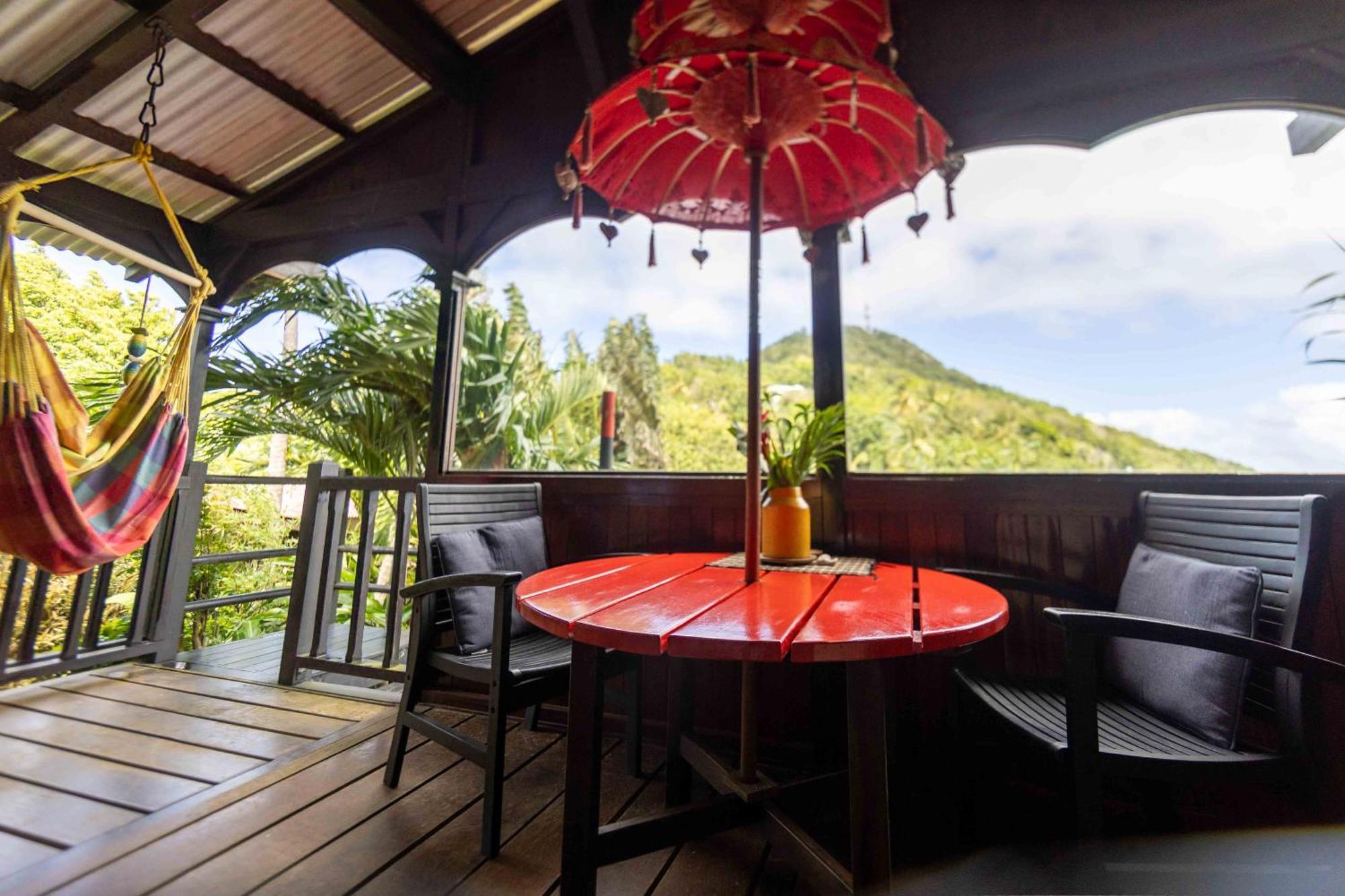 Piton Bungalows Ecolodges Deshaies Exteriör bild