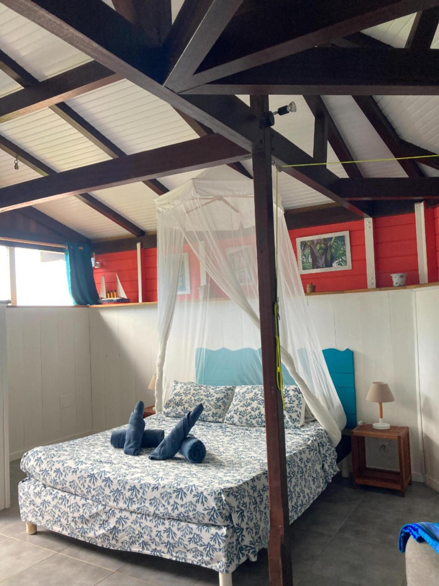 Piton Bungalows Ecolodges Deshaies Exteriör bild